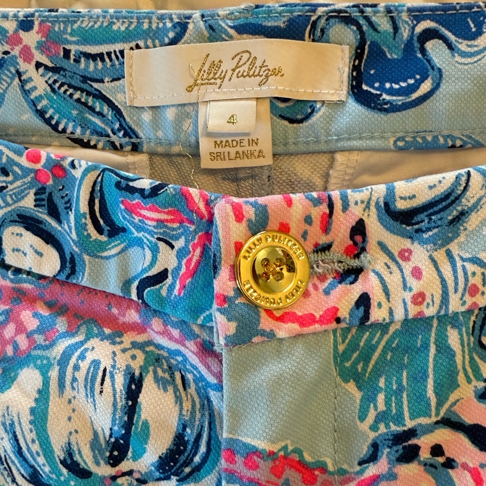Lilly Callahan short size 4